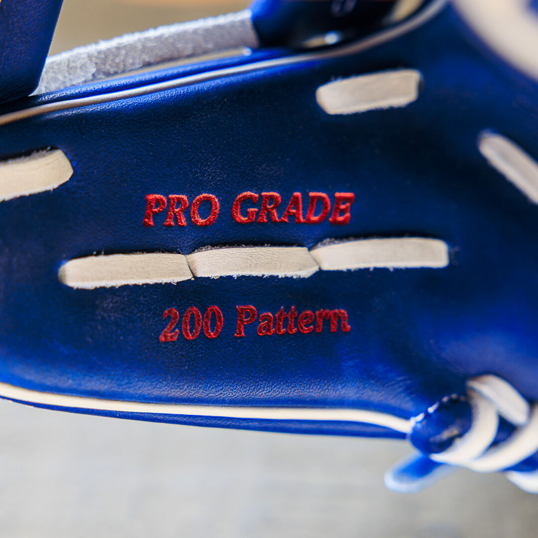 Los Angeles Dodgers Heart of the Hide 11.75-Inch Infield Glove - Image 14
