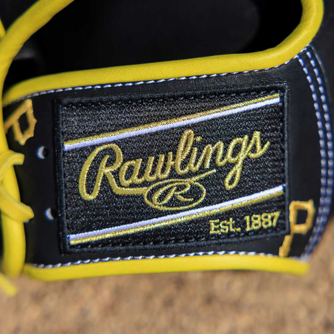 Pittsburgh Pirates Heart of the Hide 11.75-Inch Infield Glove - Image 12
