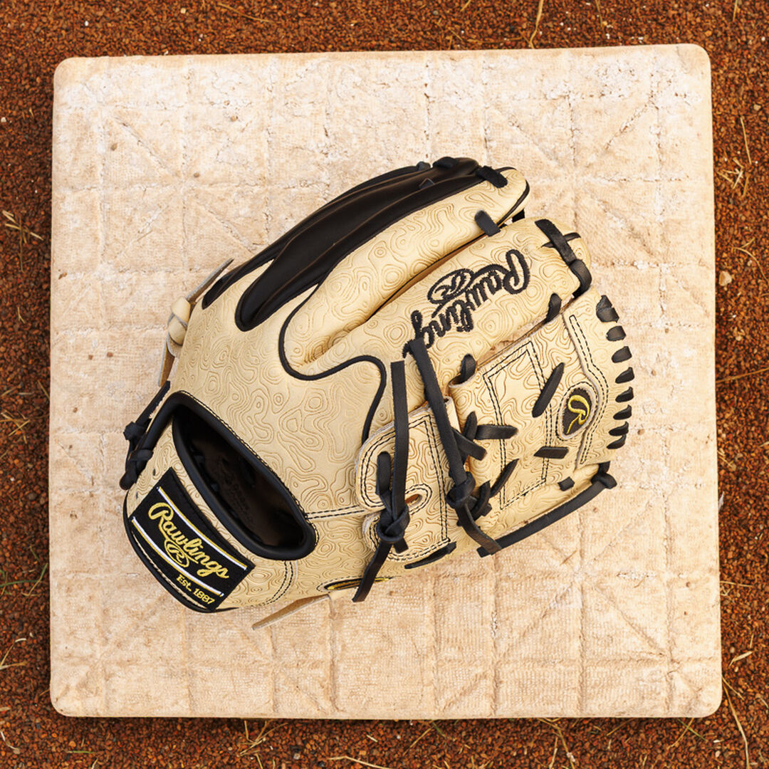 Heart of the Hide 11.75-inch Topo Print Wing Tip Glove - Image 7